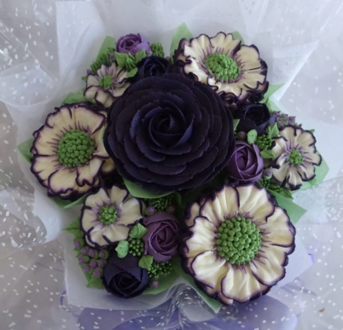 "Small Deluxe Cupcake Bouquet Purple and White"