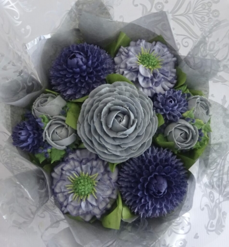 "Small Deluxe Cupcake Bouquet Purple, Silver"
