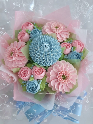 Small Deluxe Cupcake Bouquet Baby Pink, Baby Blue