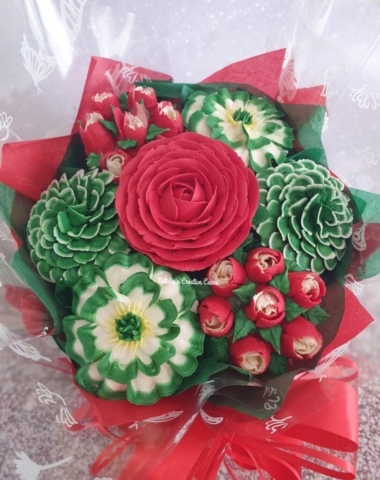 "Small Bouquet Green and Red"