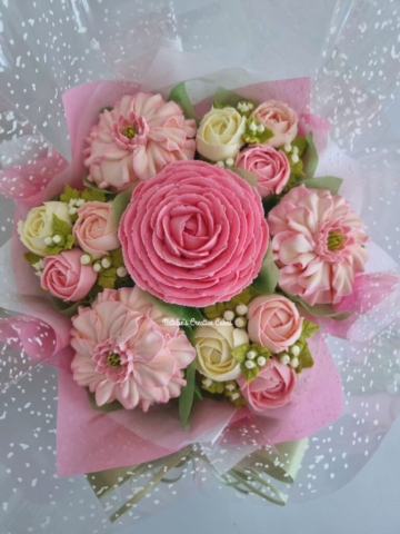 "Small Deluxe Cupcake Bouquet Pinks"