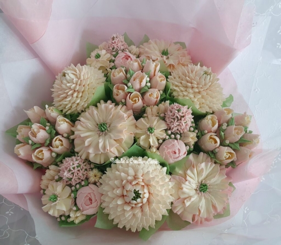 "Medium Deluxe Bouquet Blush"