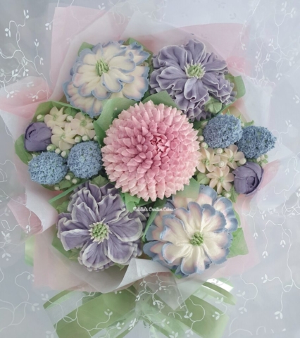 "Small Deluxe Bouquet Lilac, Blue and Pink"