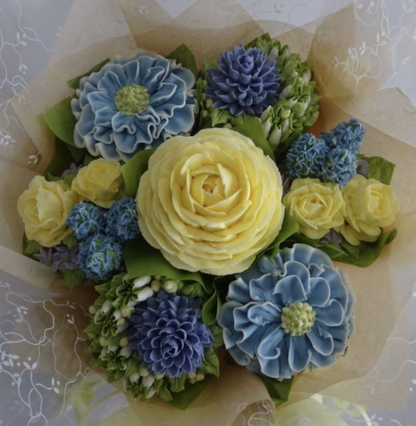 "Small Deluxe Cupcake Bouquet Spring Pastels"