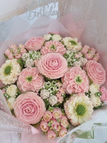 "Large Cupcake Bouquet in Pastel Pinks"