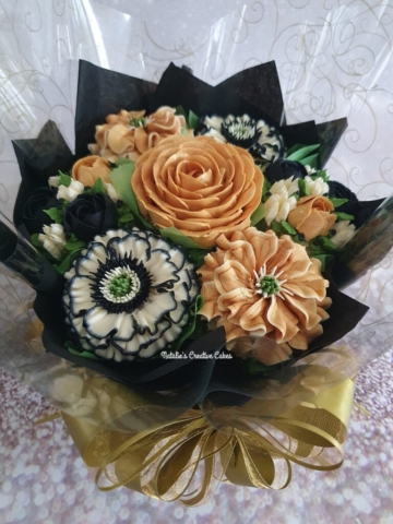 "Small Deluxe Cupcake Bouquet Black, Gold"