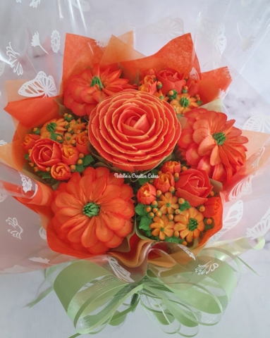"Small Deluxe Bouquet Orange"