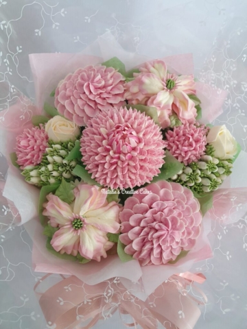 "Small Deluxe Bouquet Pink"