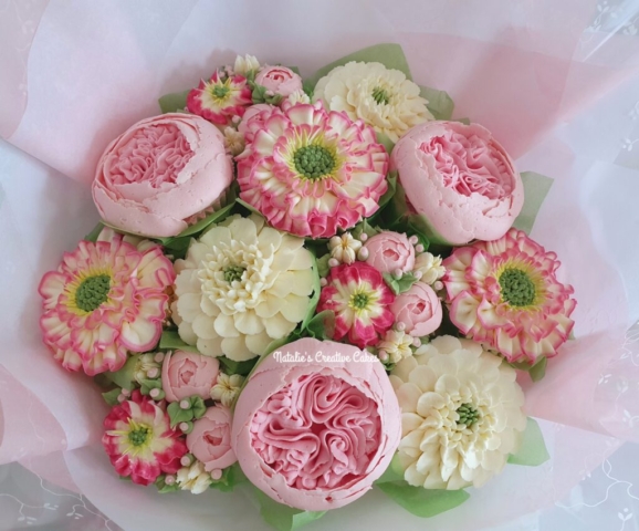 "Medium Deluxe Bouquet Pinks"