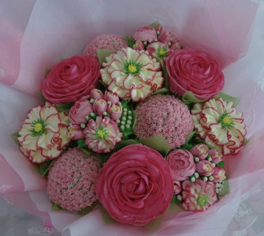 "Medium Deluxe Bouquet Pinks"