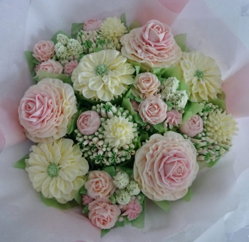 "Medium Deluxe Cupcake Bouquet in Blush"
