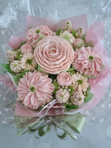 "Small Deluxe Cupcake Bouquet Blush"