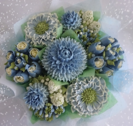 "Small Deluxe Cupcake Bouquet Baby Blues"