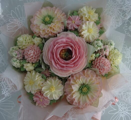 "Small Deluxe Cupcake Bouquet Pinks"