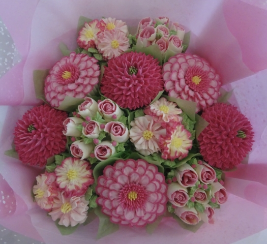 "Medium Deluxe Cupcake Bouquet in Pinks"