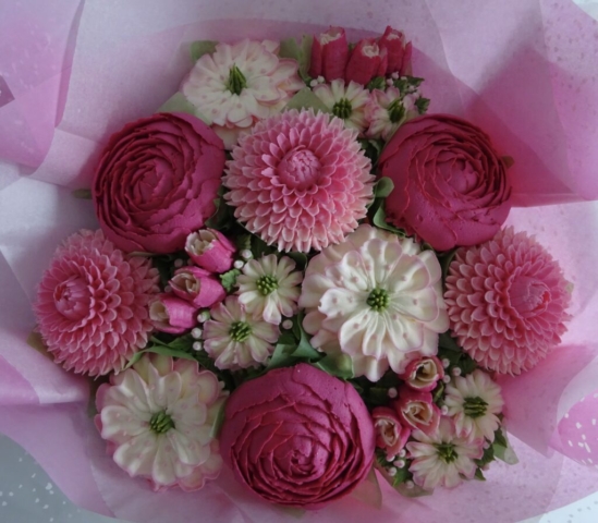 "Medium Deluxe Cupcake Bouquet in Bright Pink"