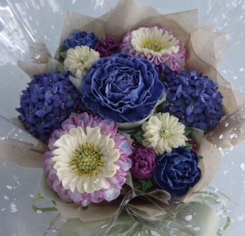 "Small Deluxe Cupcake Bouquet Periwinkle, Orchid"