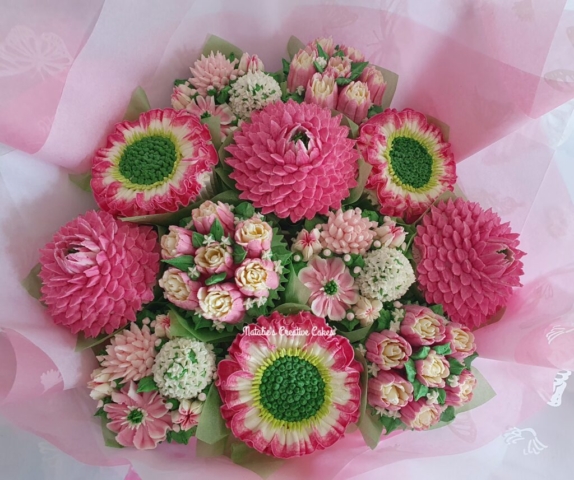 "Medium Deluxe Bouquet Deep Pink"