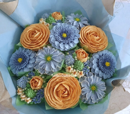 "Medium Deluxe Bouquet Baby Blue, Gold"