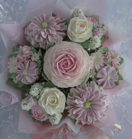 "Small Deluxe Cupcake Bouquet Vintage Blush"