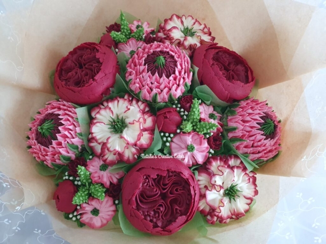 "Medium Deluxe Cupcake Bouquet Claret"