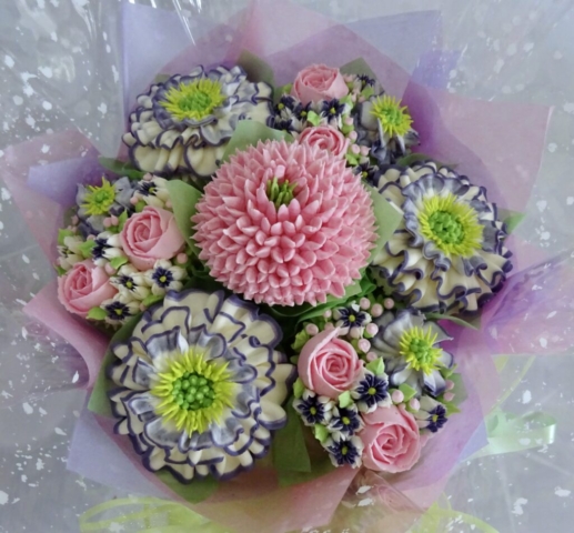 "Small Deluxe Bouquet Pink and Violet"