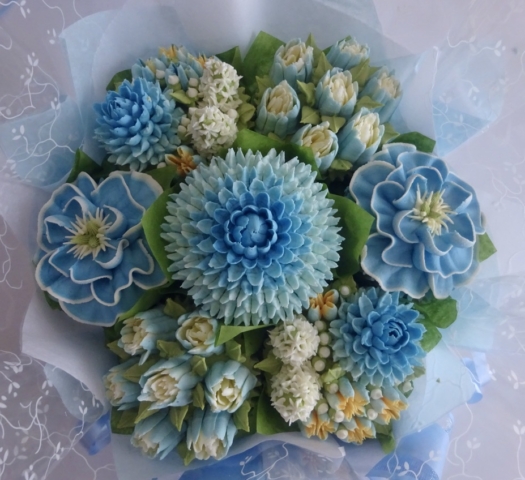"Small Deluxe Cupcake Bouquet Mid Blues"