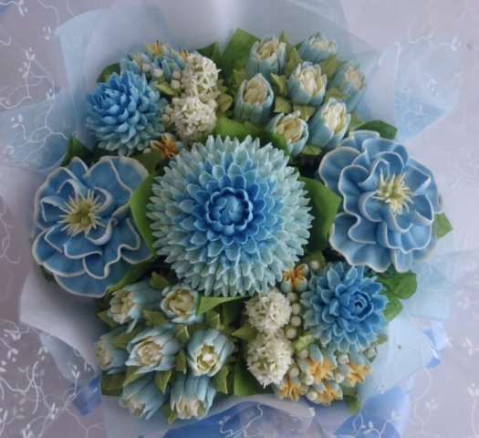 "Small Deluxe Cupcake Bouquet Baby Blues"