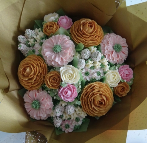 "Medium Deluxe Cupcake Bouquet in Pink and Gold"