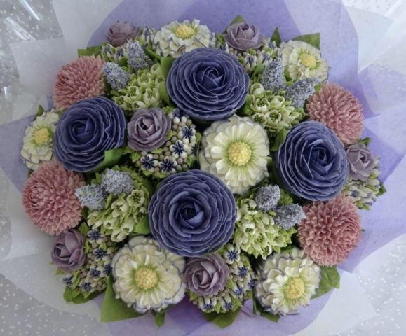 "Extra Large Cupcake Bouquet Vintage"