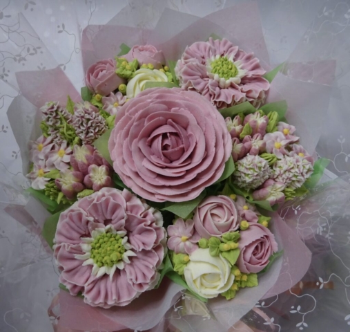 "Small Deluxe Cupcake Bouquet Dusky Pinks"