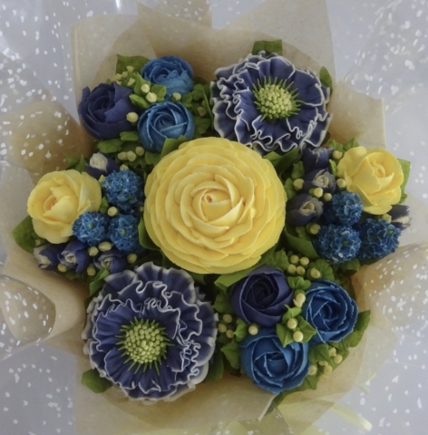 "Small Deluxe Cupcake Bouquet Purple, Yellow, Blue"
