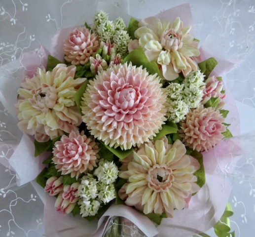 "Small Deluxe Cupcake Bouquet Blush"