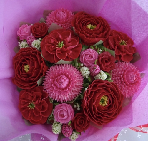 "Medium Deluxe Cupcake Bouquet in Deep Red and Pink"