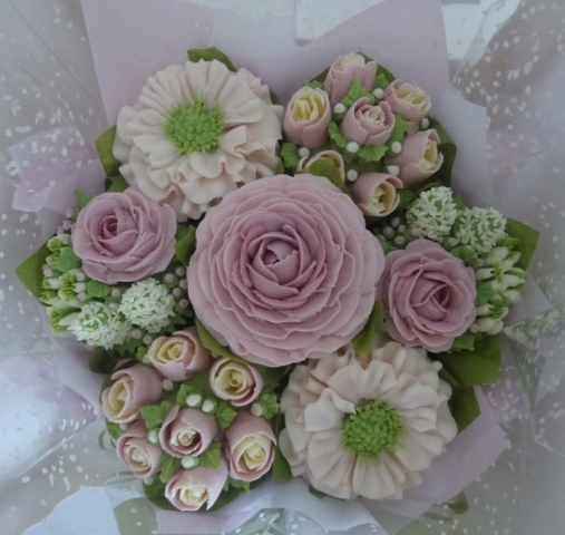 "Small Deluxe Cupcake Bouquet Blush"