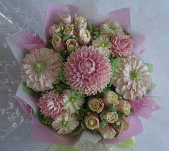 "Small Deluxe Cupcake Bouquet Baby Pink"