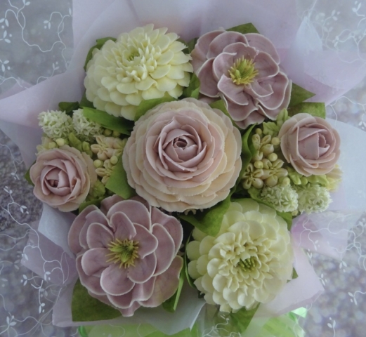 "Small Deluxe Cupcake Bouquet Blush"