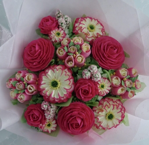 "Medium Deluxe Cupcake Bouquet in Bright Pink"