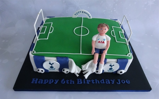 "Tottenham Hotspur Football Pitch Cake"
