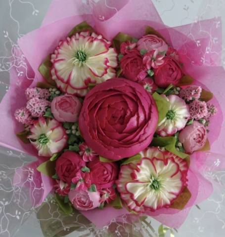 "Small Bouquet in Deep Pinks"