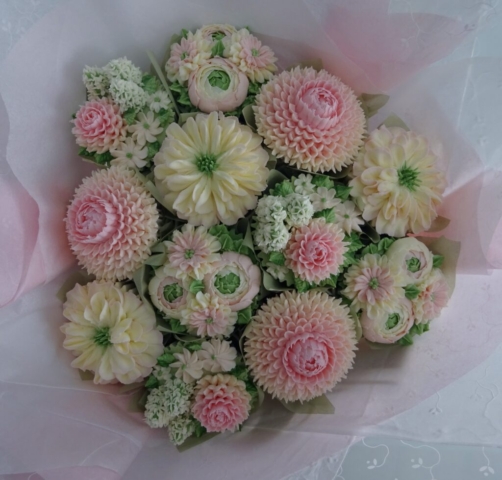 "Medium Deluxe Cupcake Bouquet in Pale Pink"
