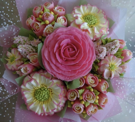 "Small Deluxe Cupcake Bouquet Pinks"
