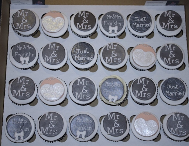 "Wedding Cupcakes"
