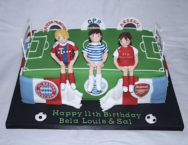 "Football Pitch andQPR, Arsenal, Bayern Munich Cake"