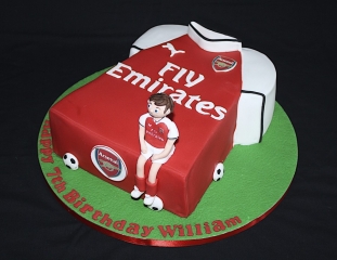 "Arsenal Football Shirt and Character Cake"