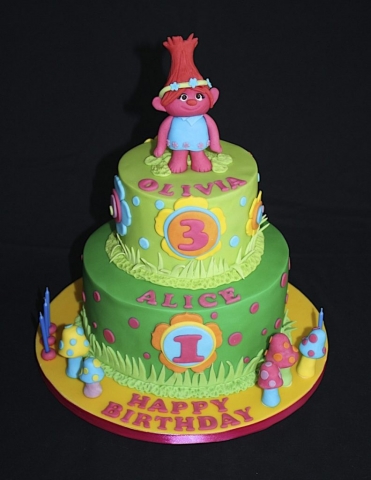 "Trolls Poppy Cake"