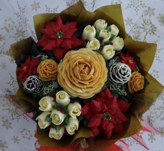 "Christmas Pinecone Cupcake Bouquet"