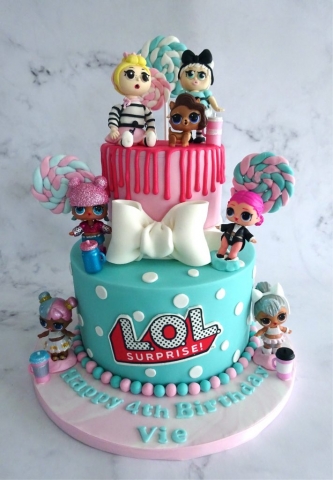 "LOL Dolls Cake"