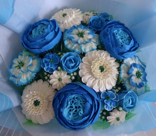 "Medium Deluxe Bouquet in Turquoise and White"