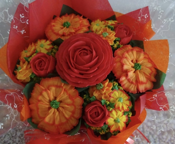 "Deluxe Cupcake Bouquet in Fiery Shades"